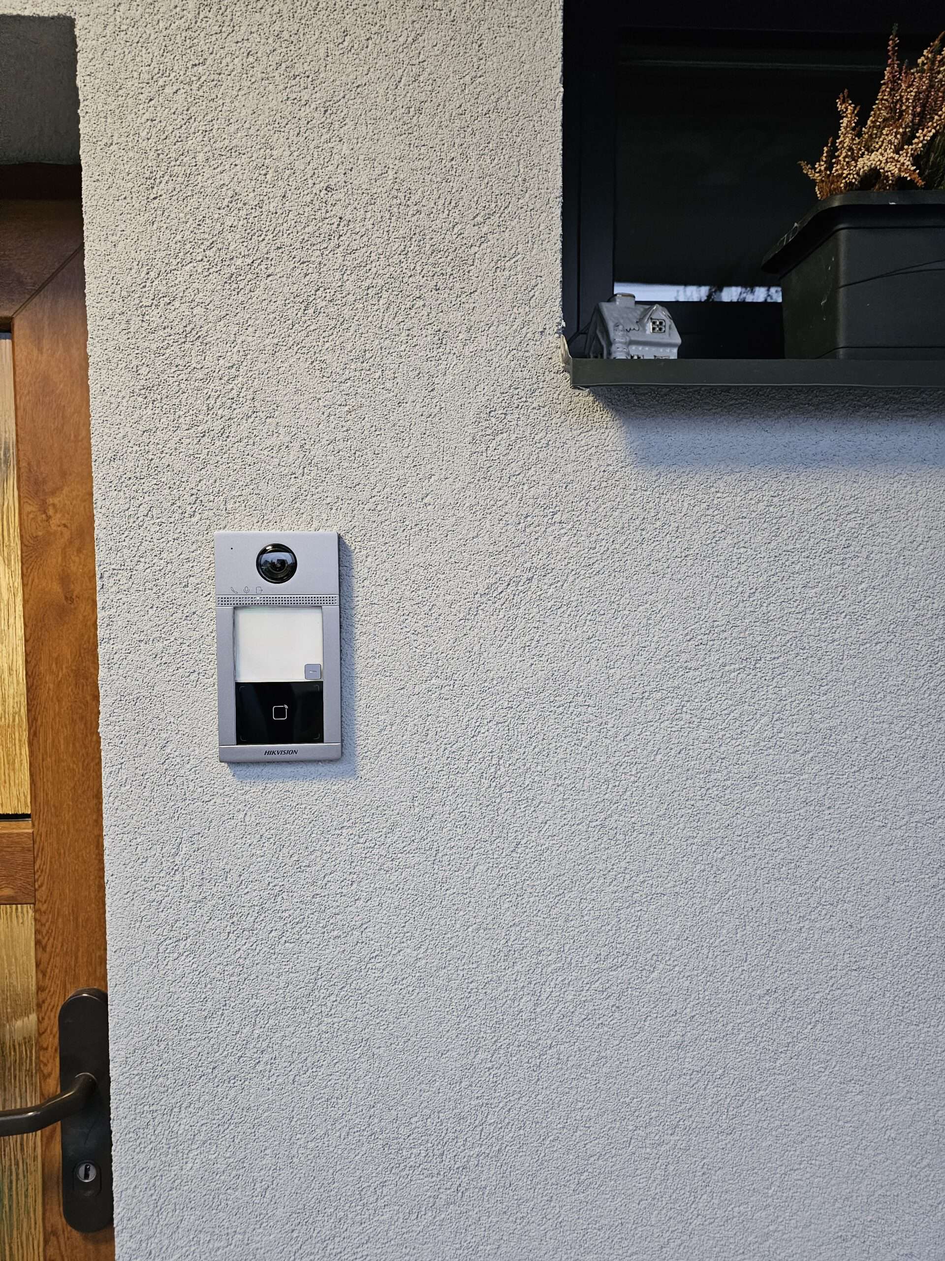 Instalace intercomu, tabletu a bezpečnostních kamer